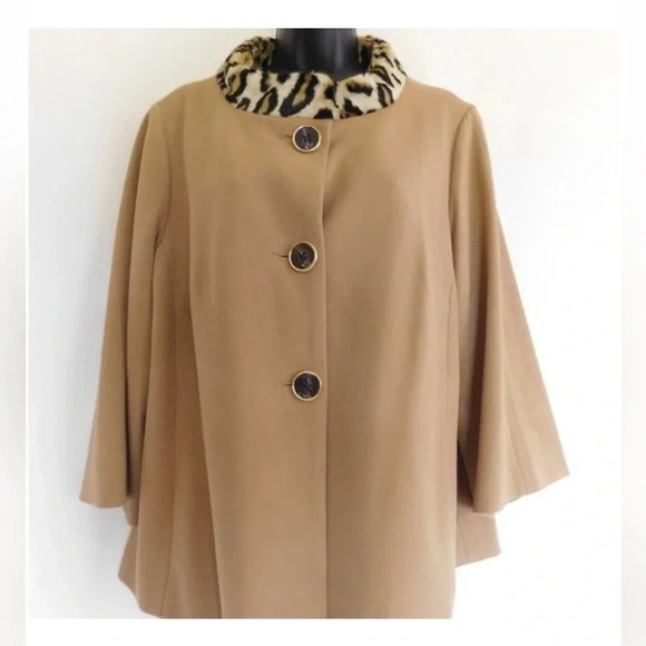 CHICO'S FAUX FUR CHEETAH PRINT COLLAR JACKET - Picture 3 of 4